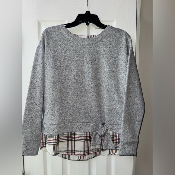 Izod Tops - IZOD Gray Sweatshirt with Red and White Plaid Underlay Size Small